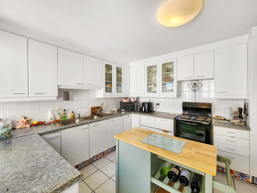 3 Bedroom Property for Sale in Sea Point Western Cape